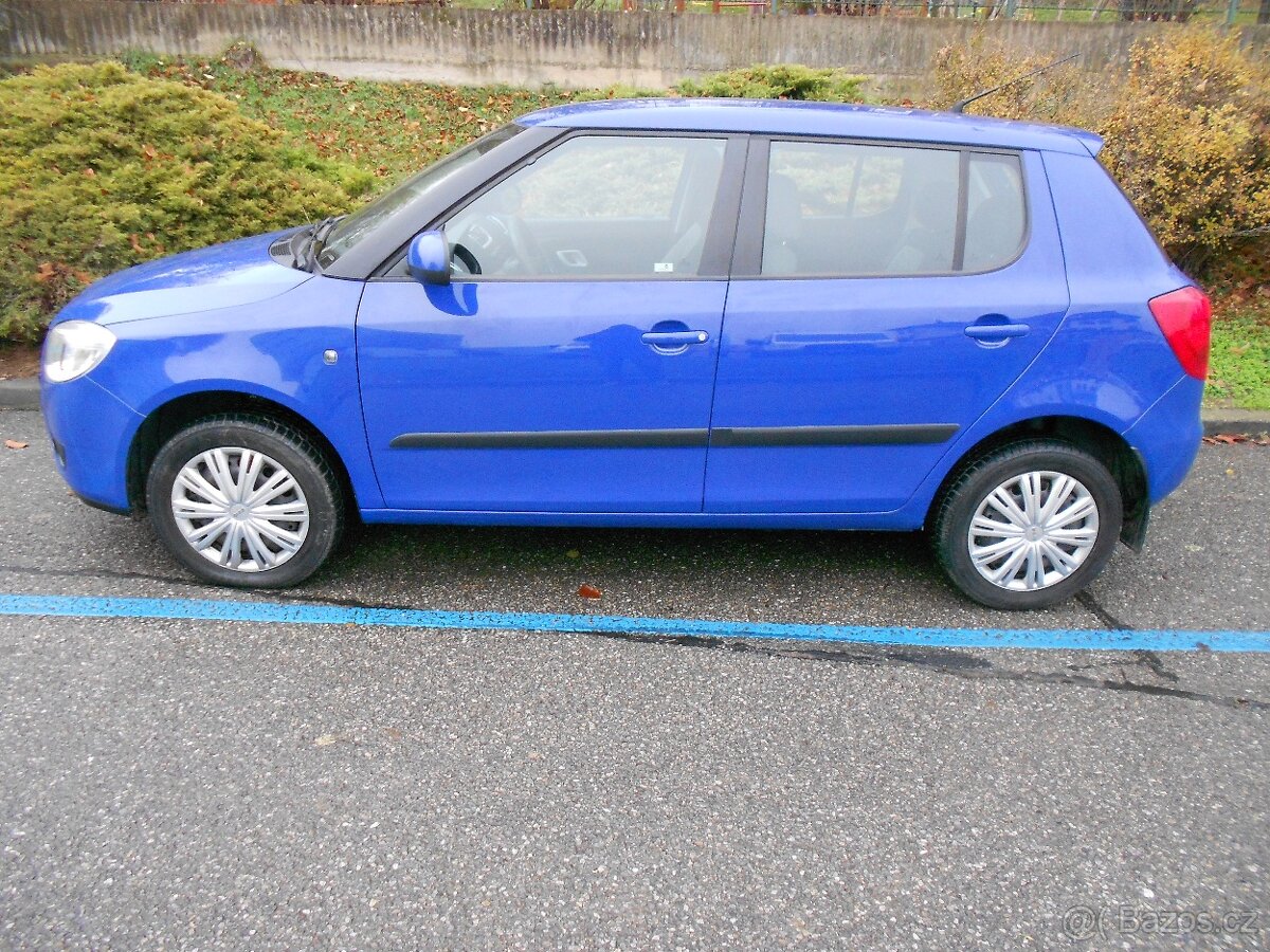 Škoda Fabiai 1.4 16V 63 kw moc hezká garážovaná. - 3