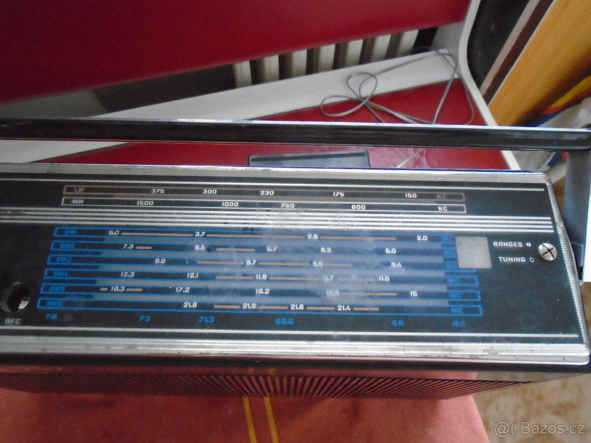 Prodám staré tranzistorové rádio,kazetový záznamník - 3