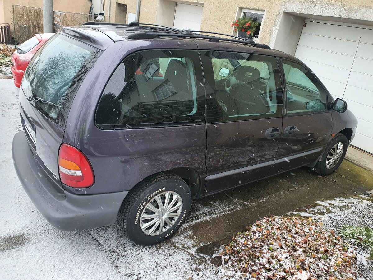 Prodám Chrysler Voyager 2,4i - 3
