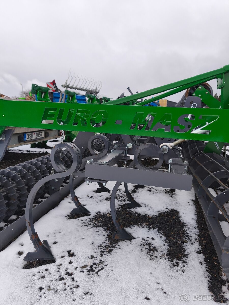 Radličkový kompaktor EM AUC 300 - 3