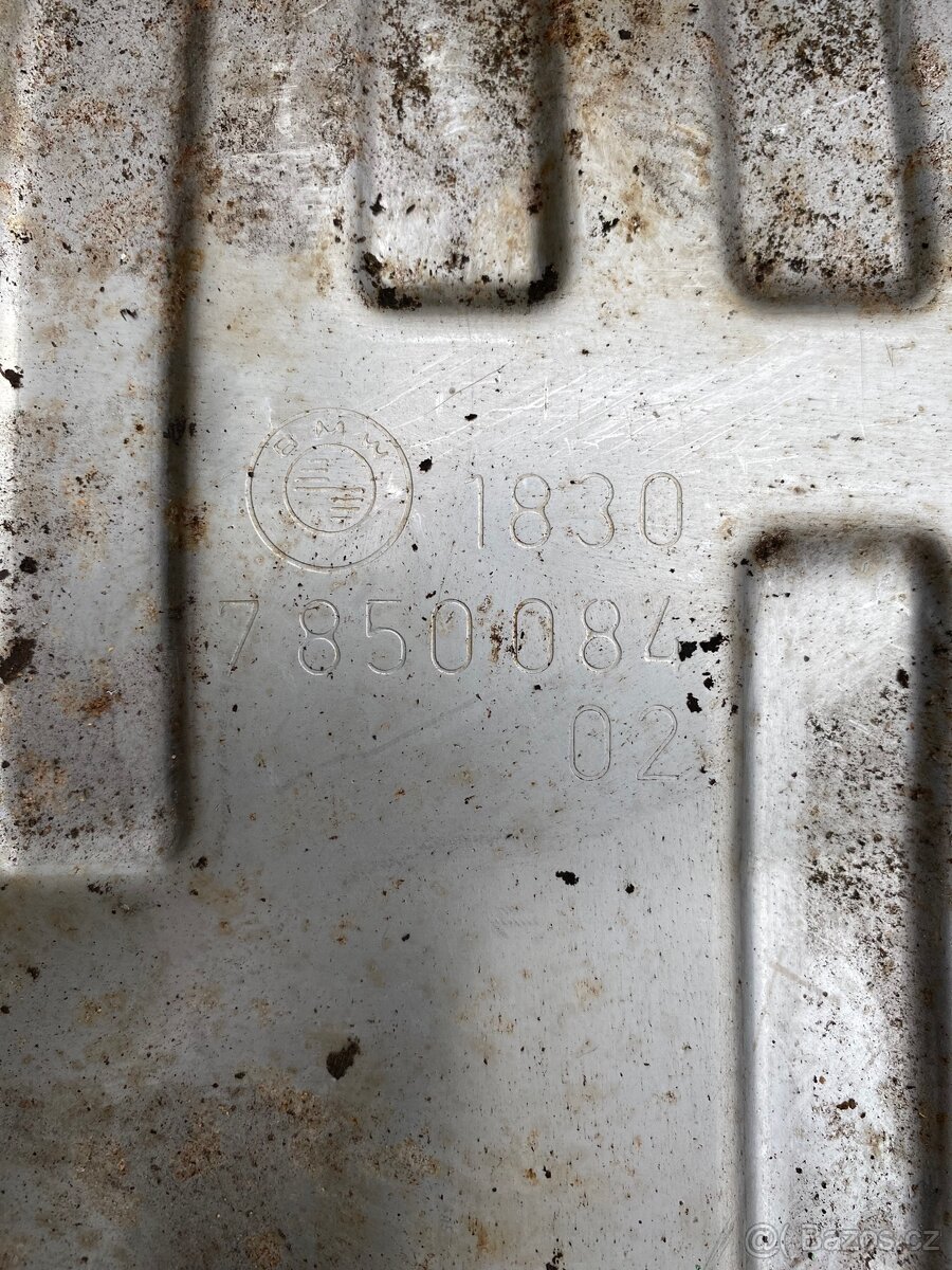 výfuk BMW M4 M3 BMW 330i - 3