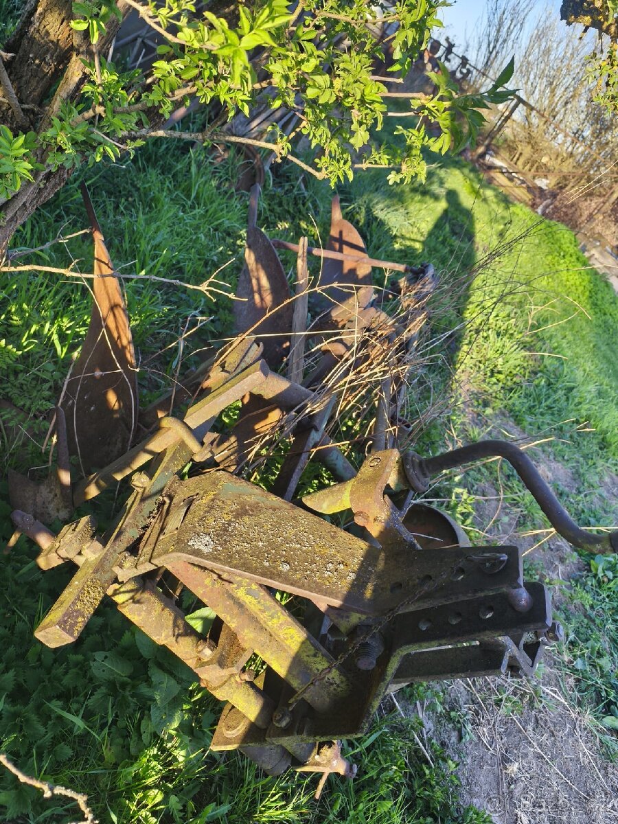 Pluh 3radličný - 3