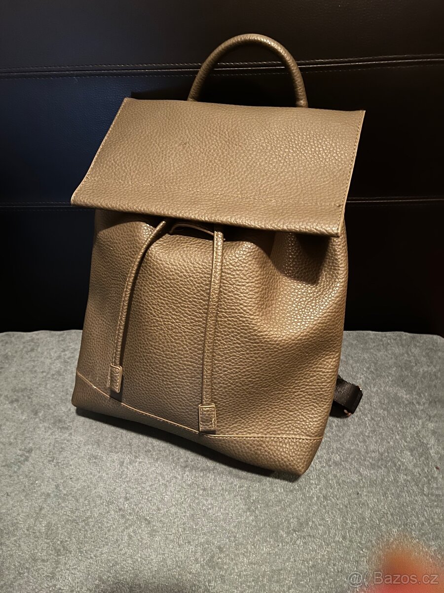 Khaki koženkový batoh - 3