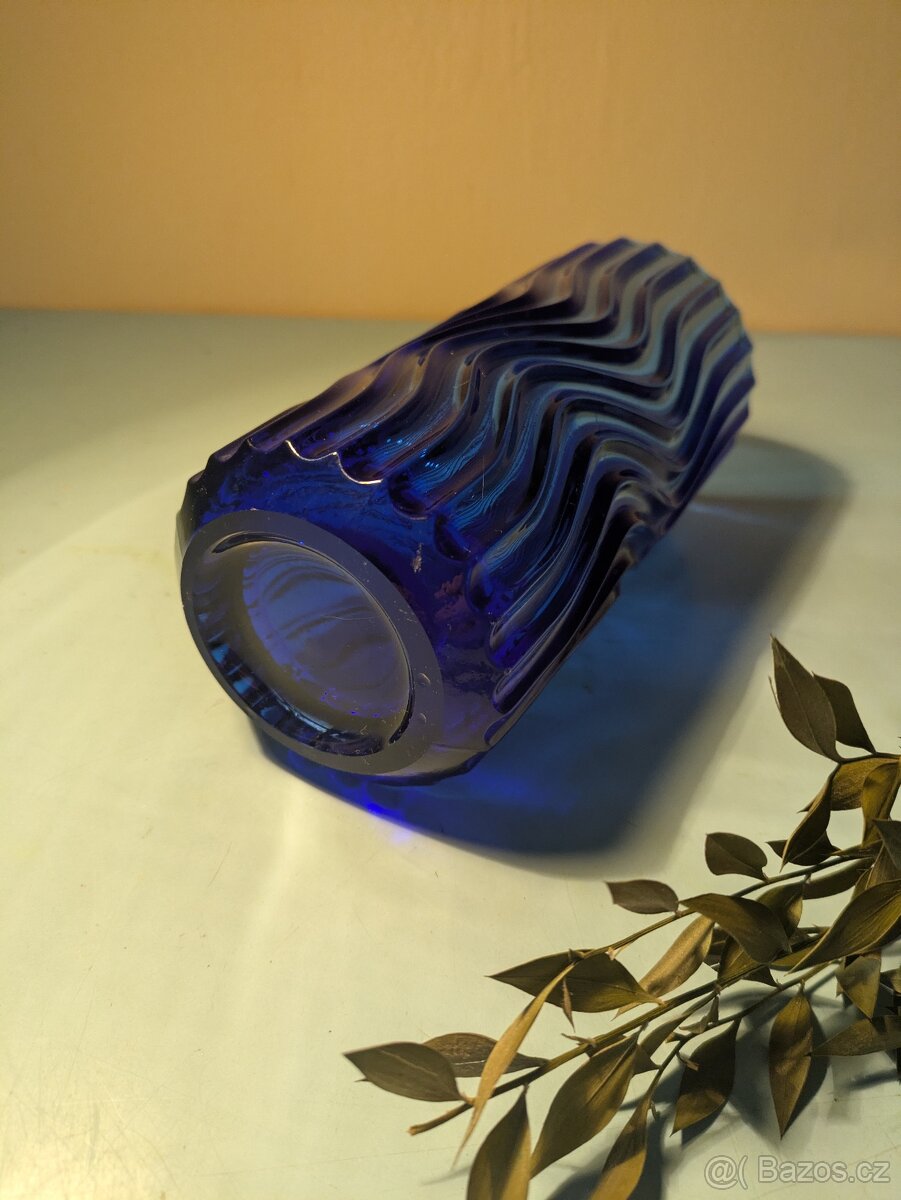 Jiří Brabec - lisovaná váza - 3