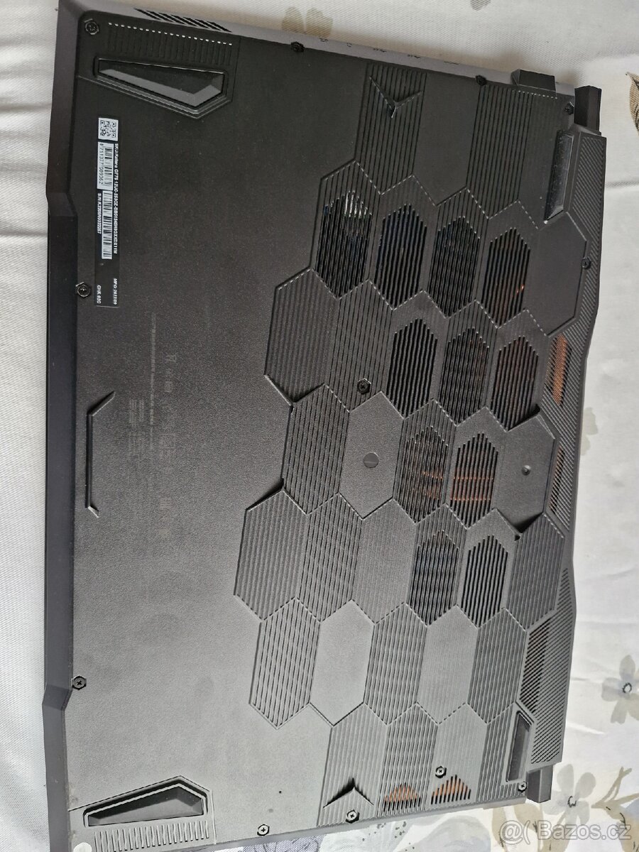 Notebook MSI Katana GF76 12UC-253CZ - 3