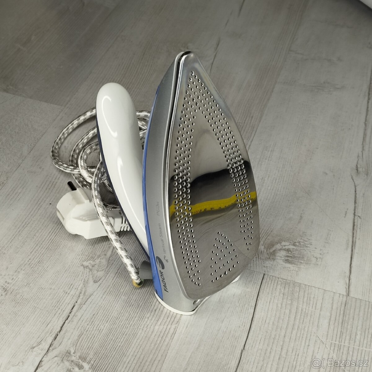 Malinká cestovní žehlička Fagor - 3