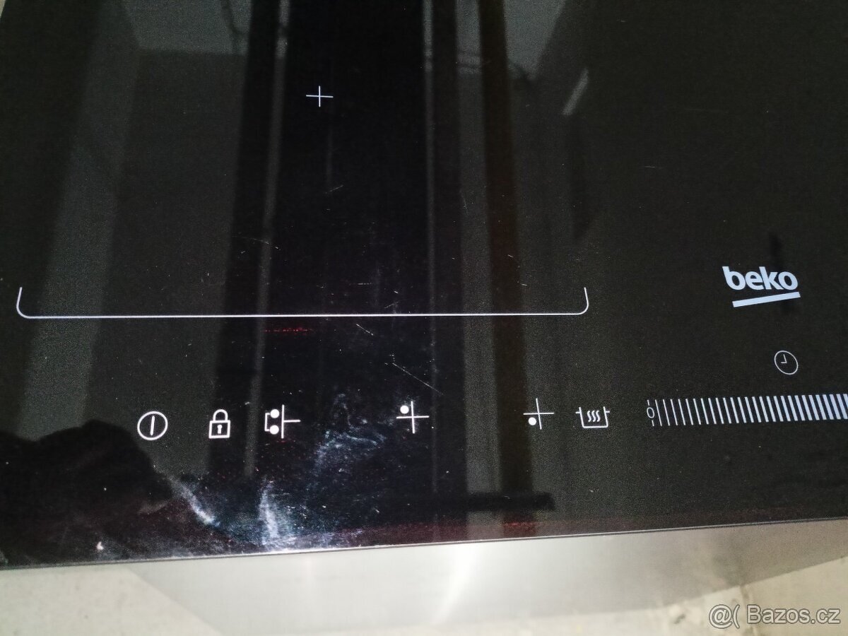Sklokeramická indukční deska Beko - 3