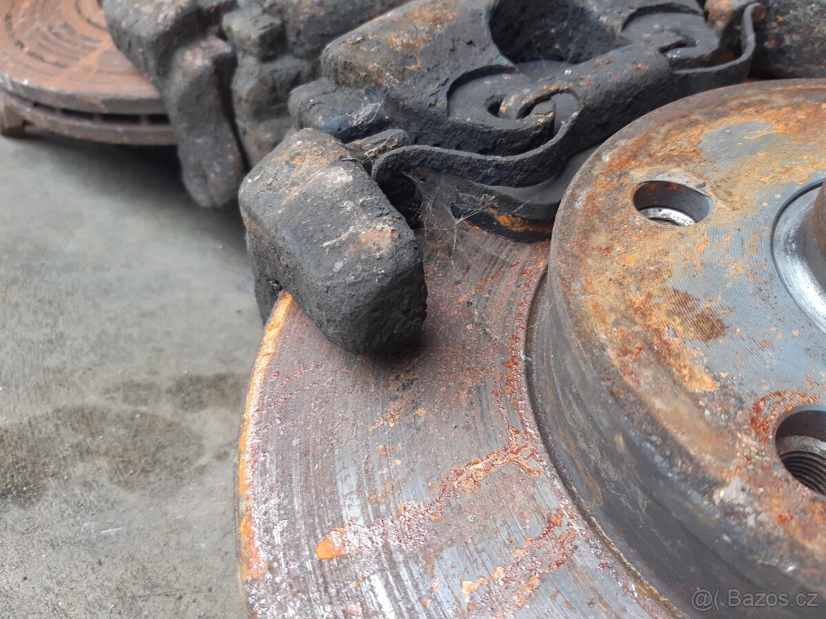 peugeot 301 těhlice zavěšení kola+díly - 3