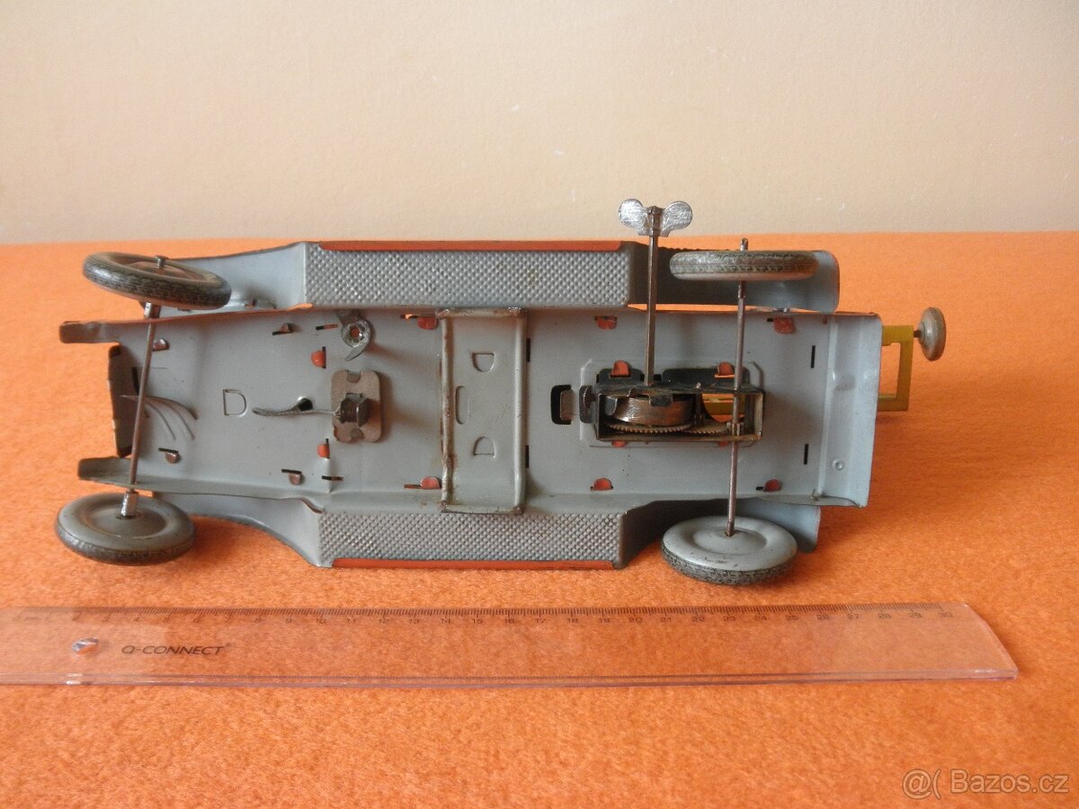 staré plechové požární autíčko Tippco hasič na klíček 30léta - 3