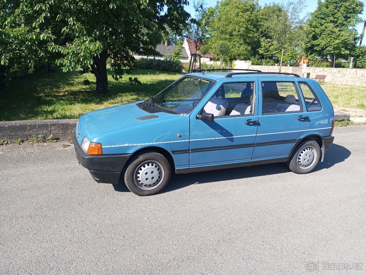 Fiat uno 1,0 logo - 3