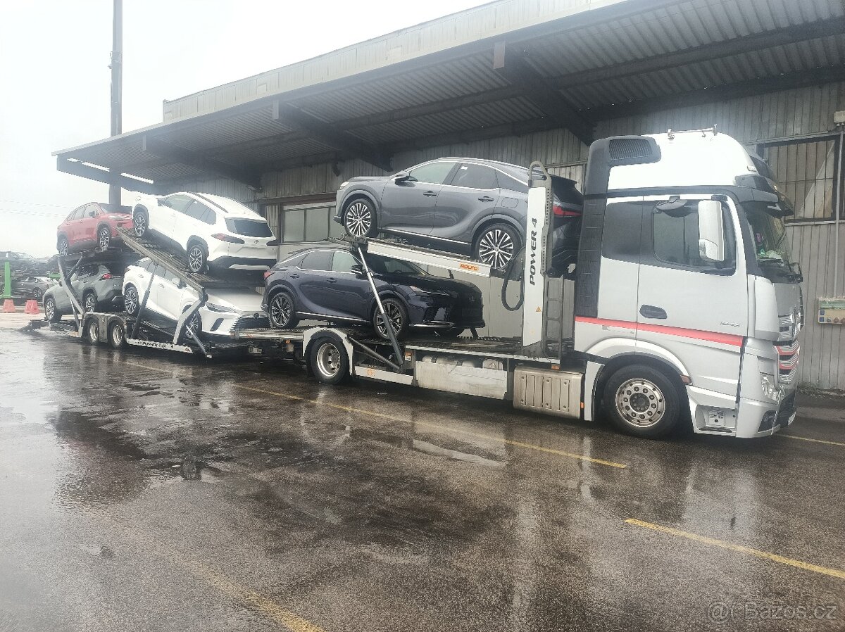 Řidič autopřepravníku Mercedes-benz - 3