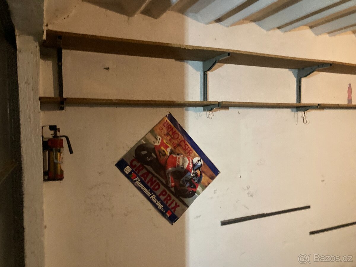 Prodám garáž Brno-Lesná - 3