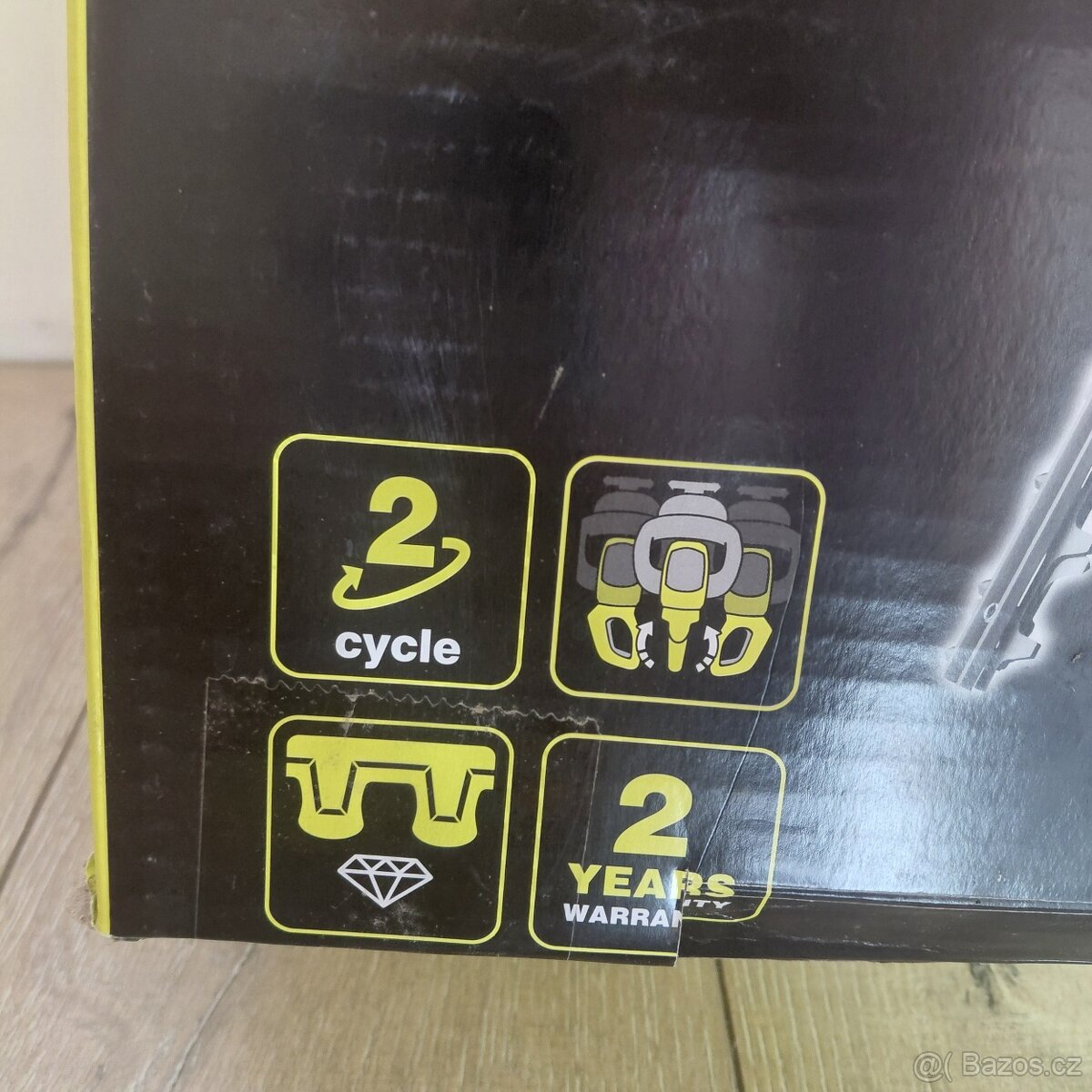 RYOBI benzínový plotostřih - 3