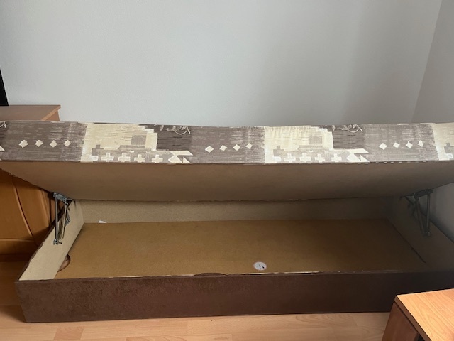 válenda, gauč, postel - 3