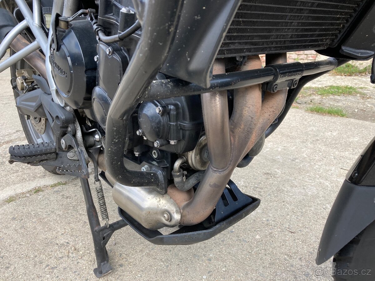 Triumph Tiger 800 ABS,Servisní knížka,první majitel