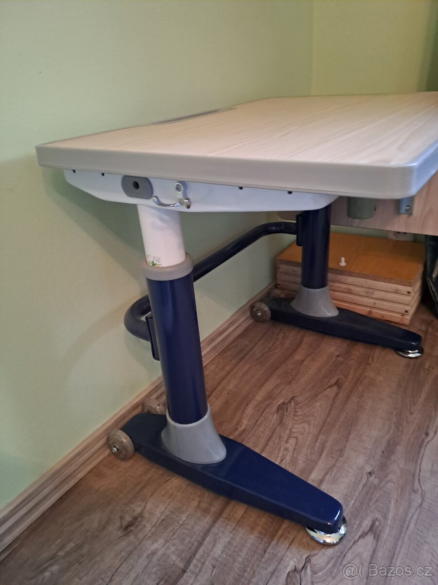 Rostoucí stůl modrý - 3
