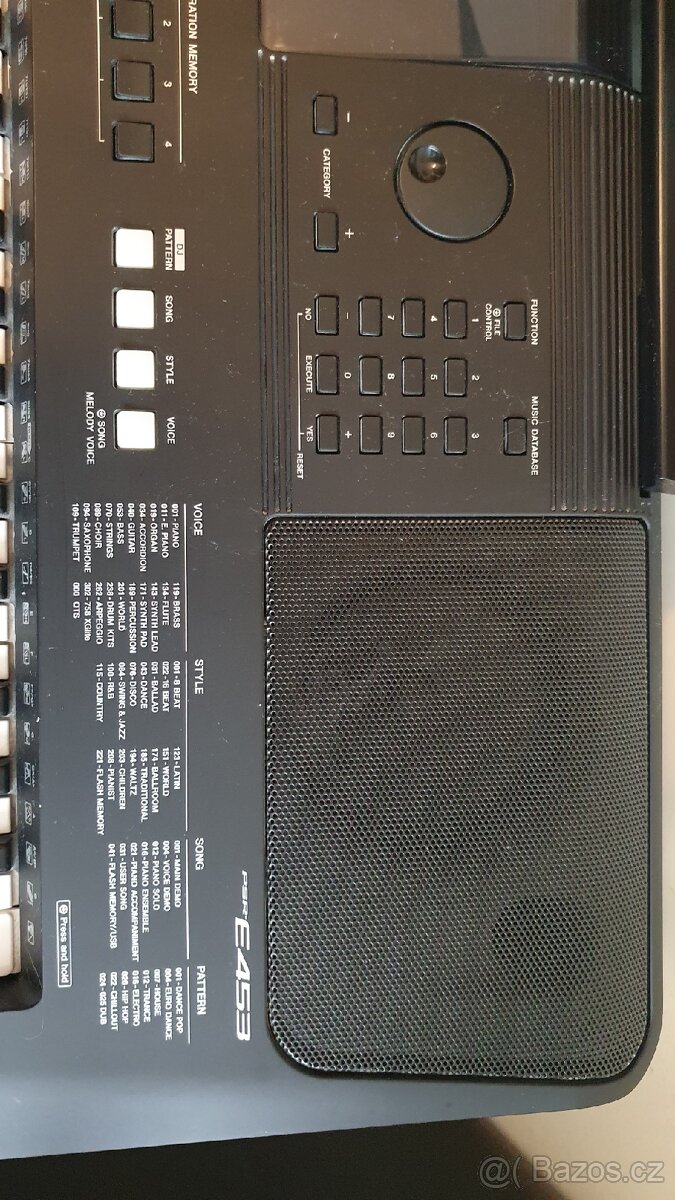 Elektrické klavesy YAMAHA psr E453 - 3