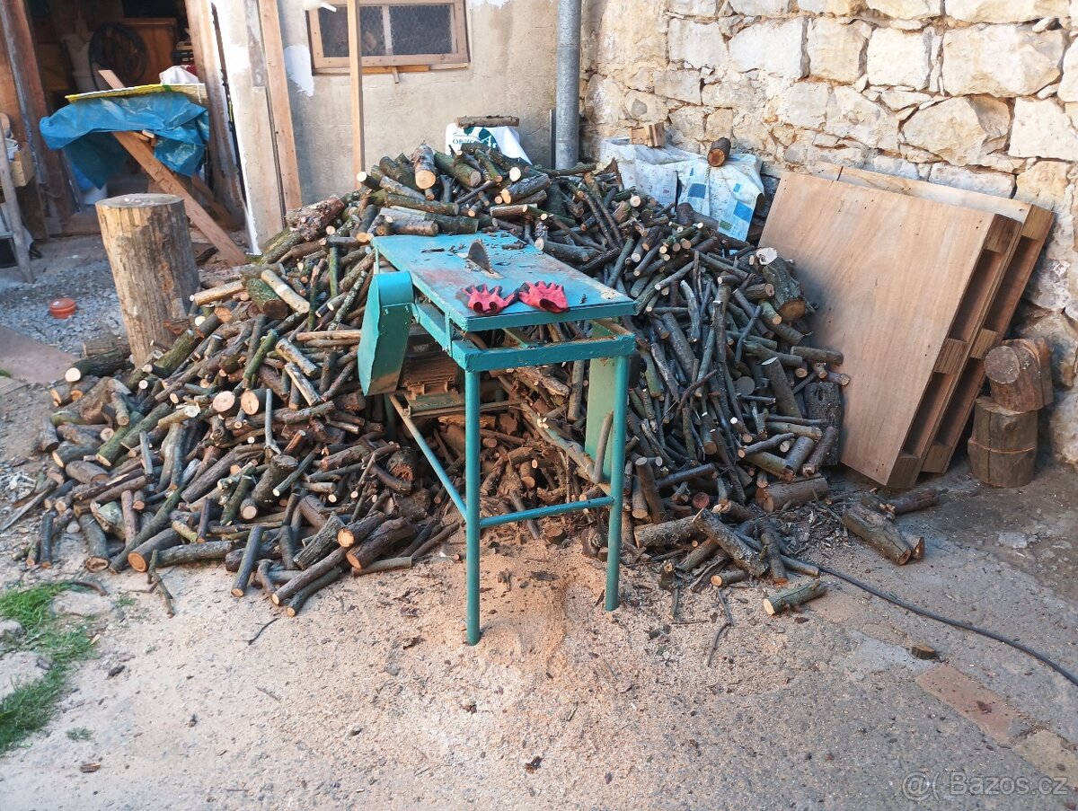hledám staré palety a střešní latě na otop - 3