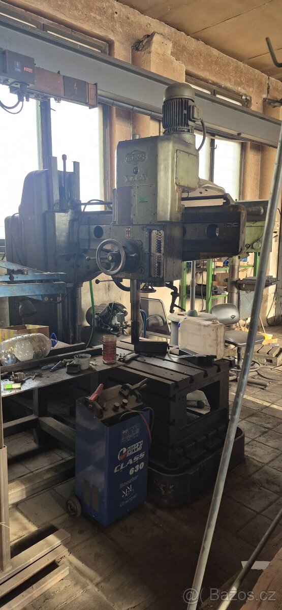 Soustruh, vrtačka vr4 - 3