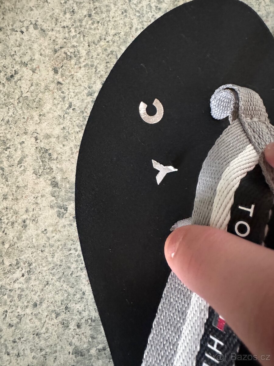 Tommy Hilfiger žabky - 3