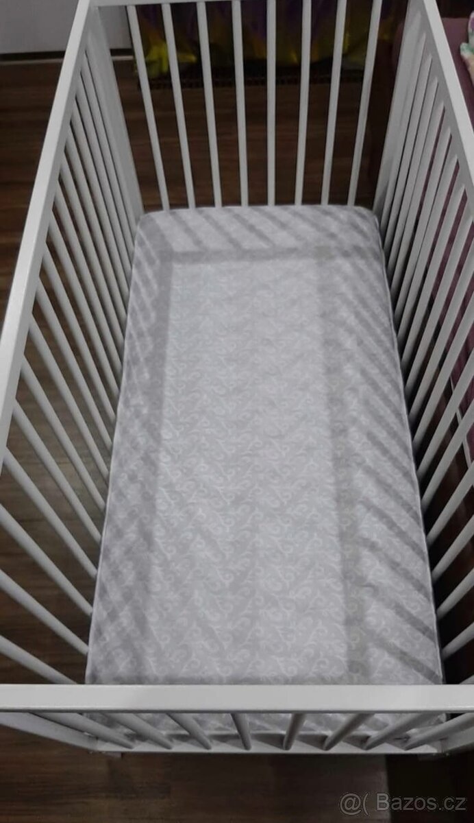 Prodám dětskou postýlku 120x60cm
- 3