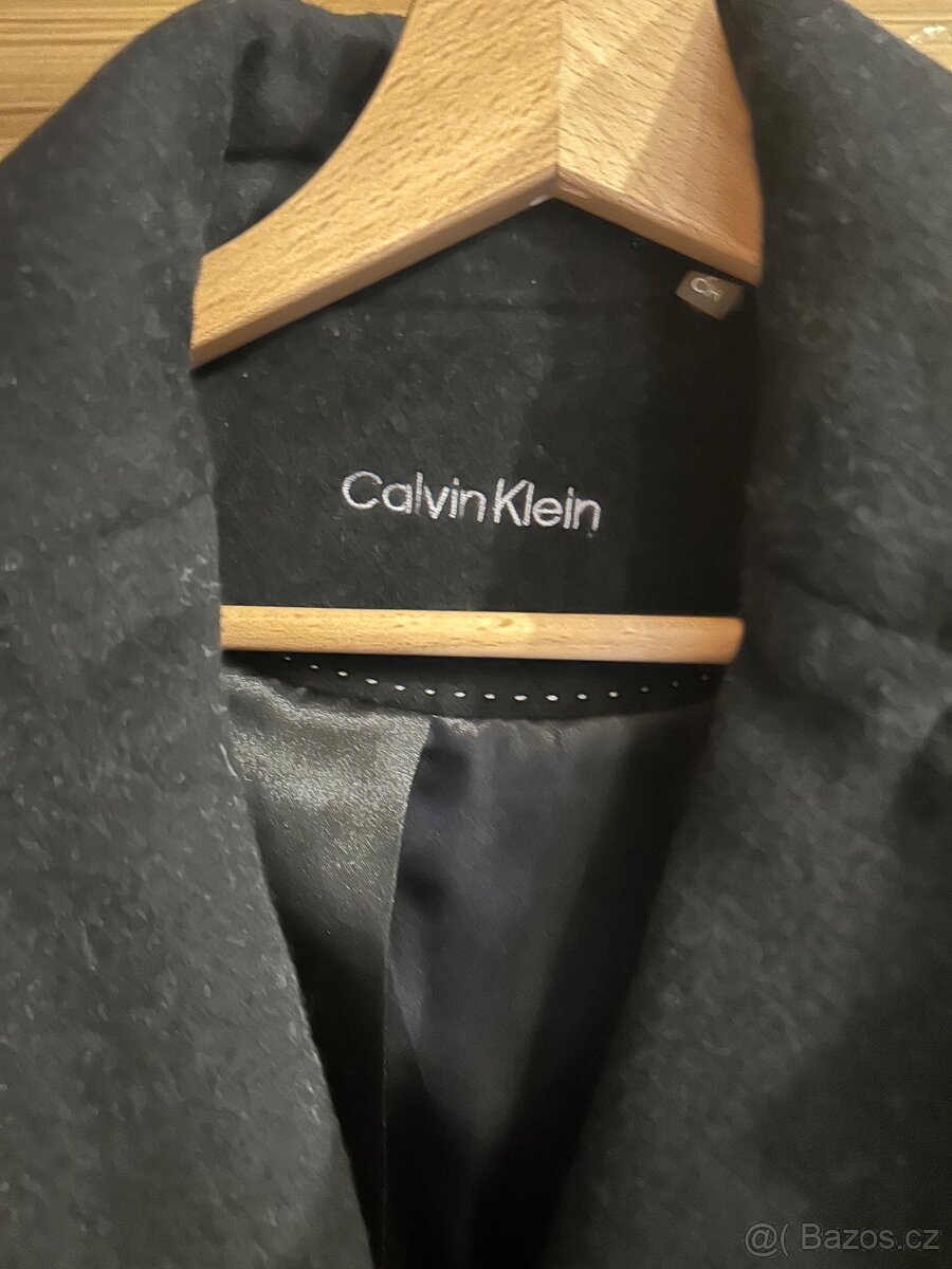 Černý kabát Calvin Klein - 3