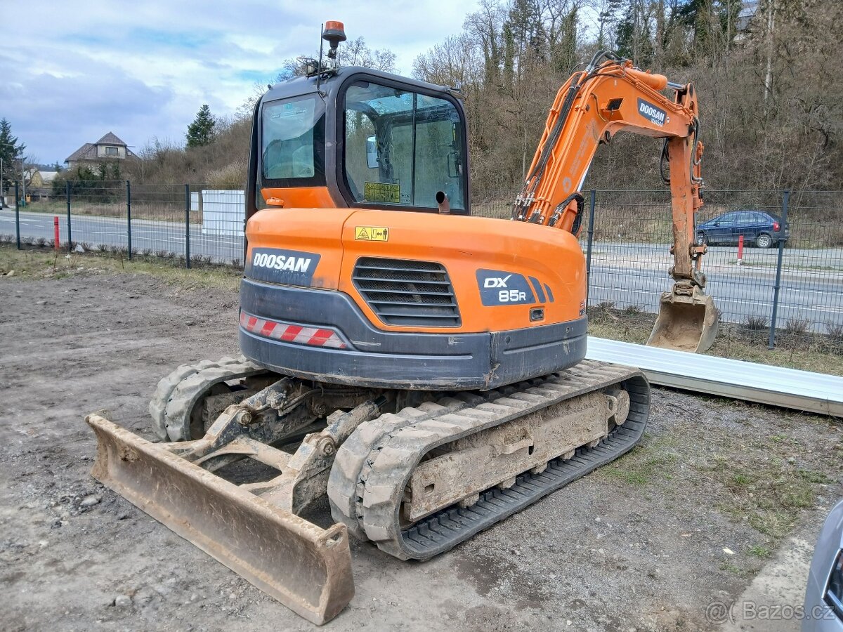 DOOSAN DX85R-3, pásové rypadlo - 3