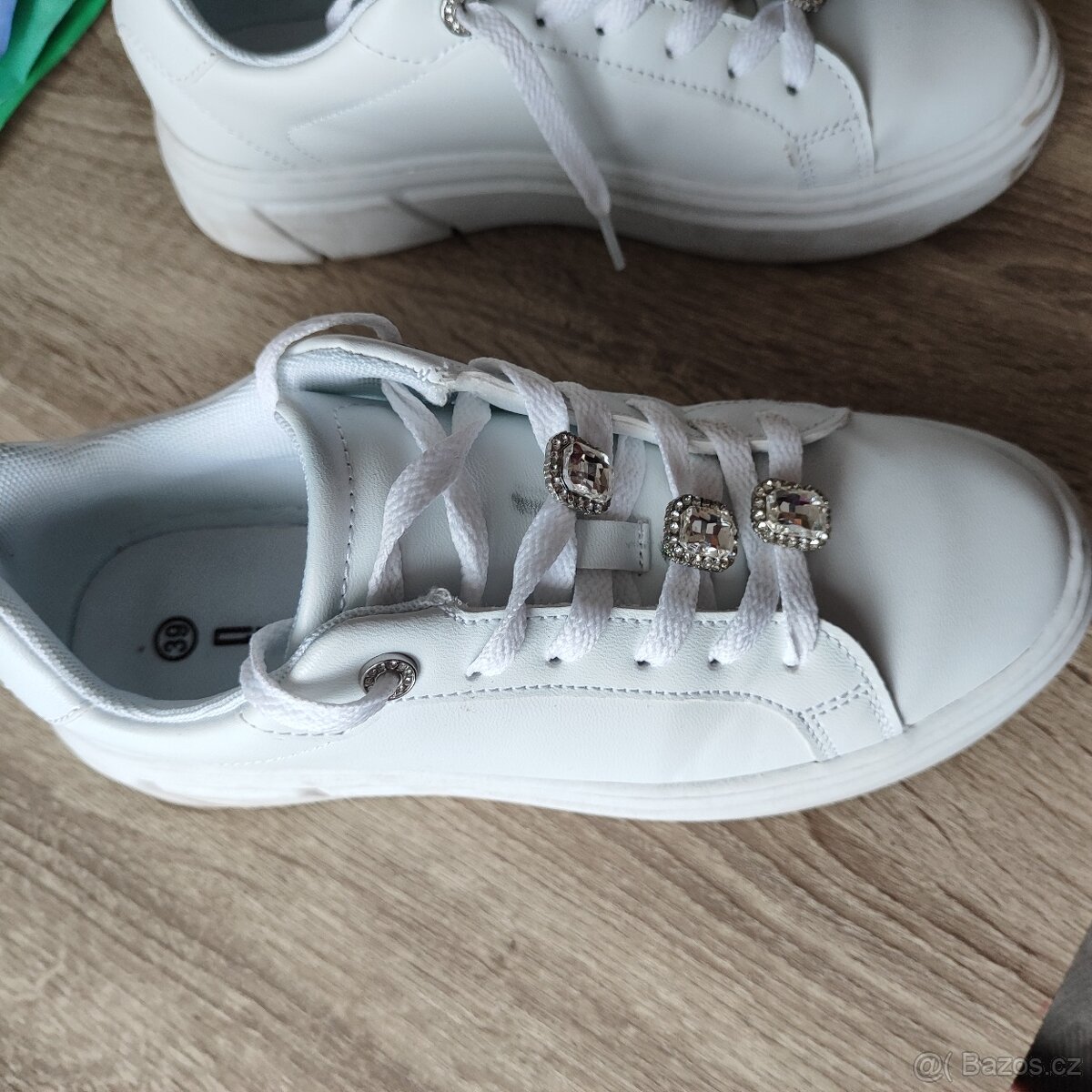 Krásné bílé tenisky jako N.O.V.É. vel. 39 - 3