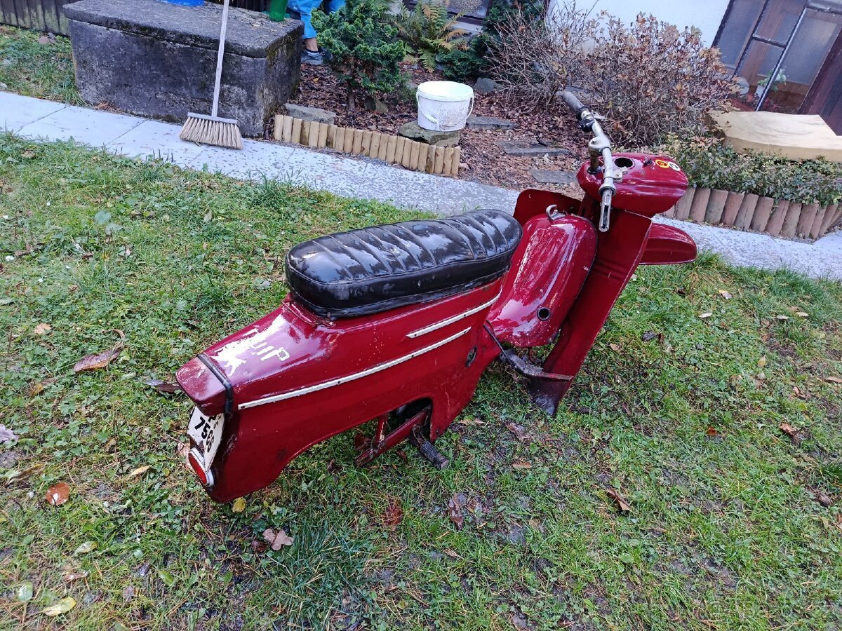 Jawa kostra- náhradní díly - 3