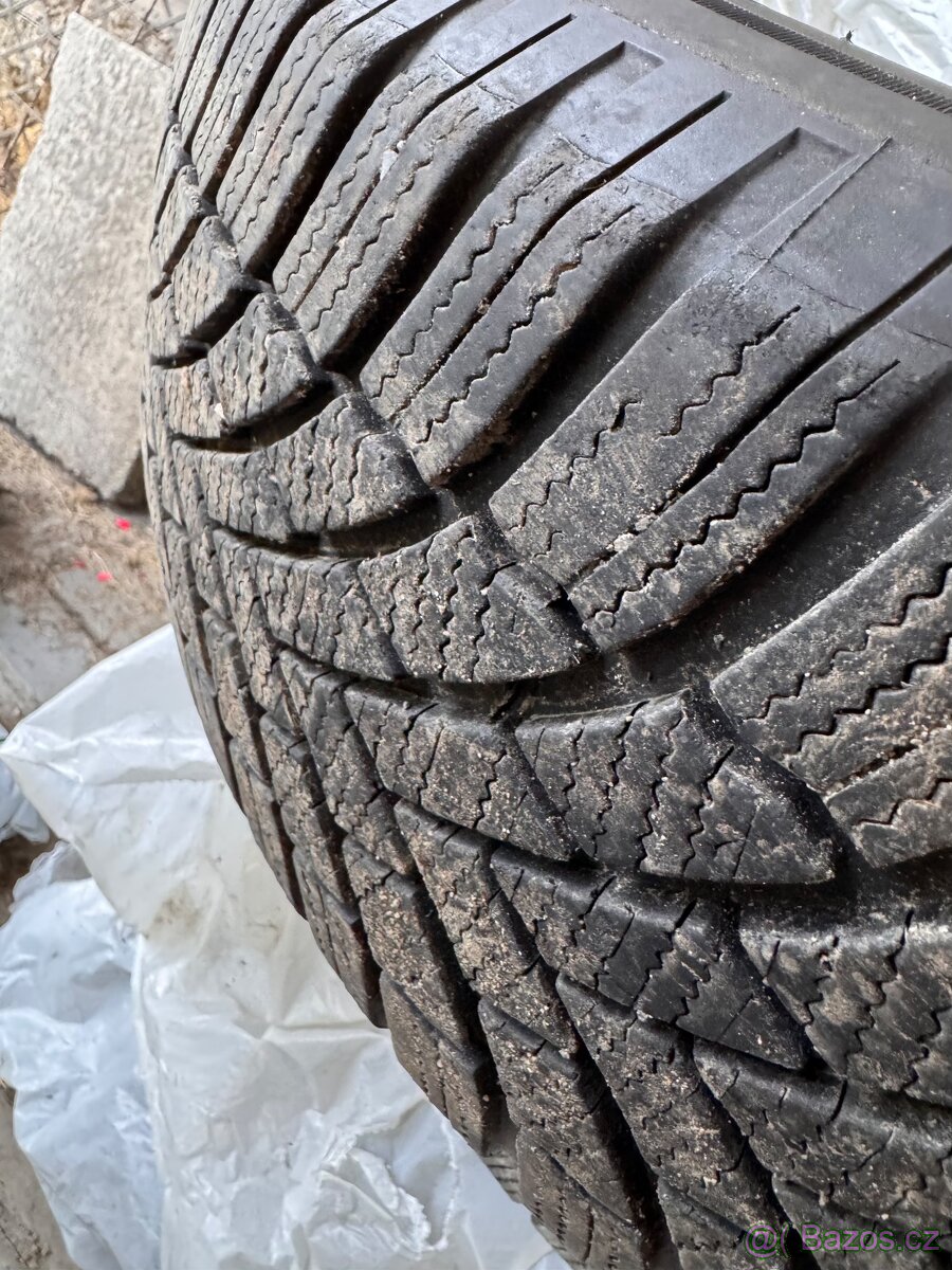 Zimní pneu Blizzak LM005 215/60/R17 - 3