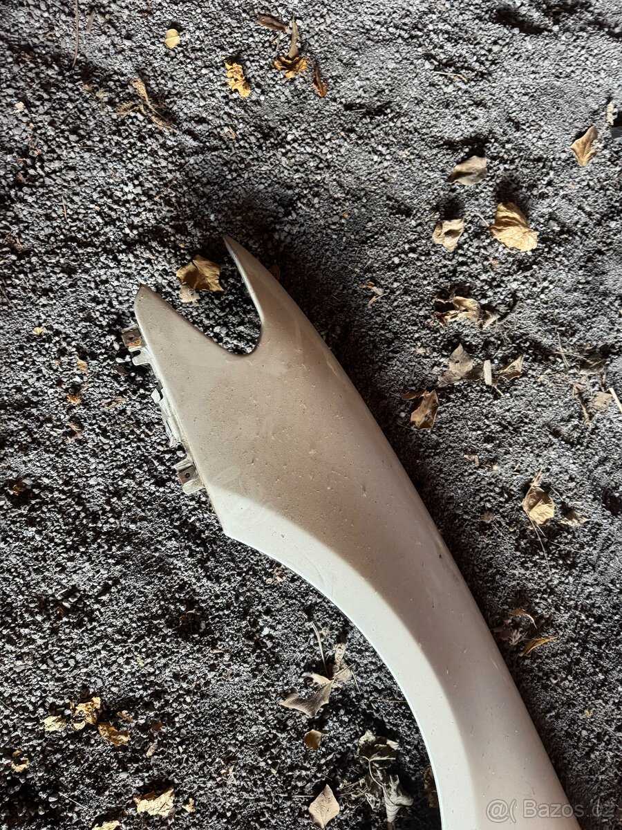 BMW 735 blatník levý - 3