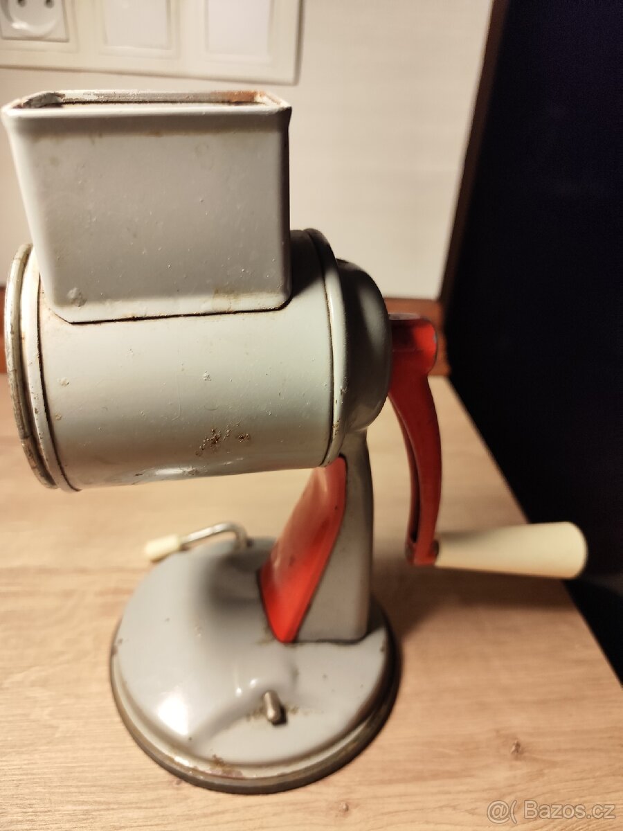 Krásný retro mlýnek na pečivo - 3