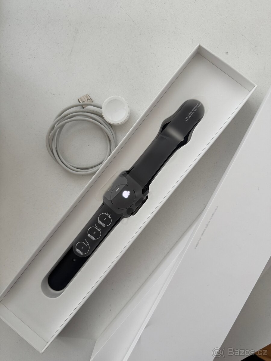 Hodinky Apple Watch - 3