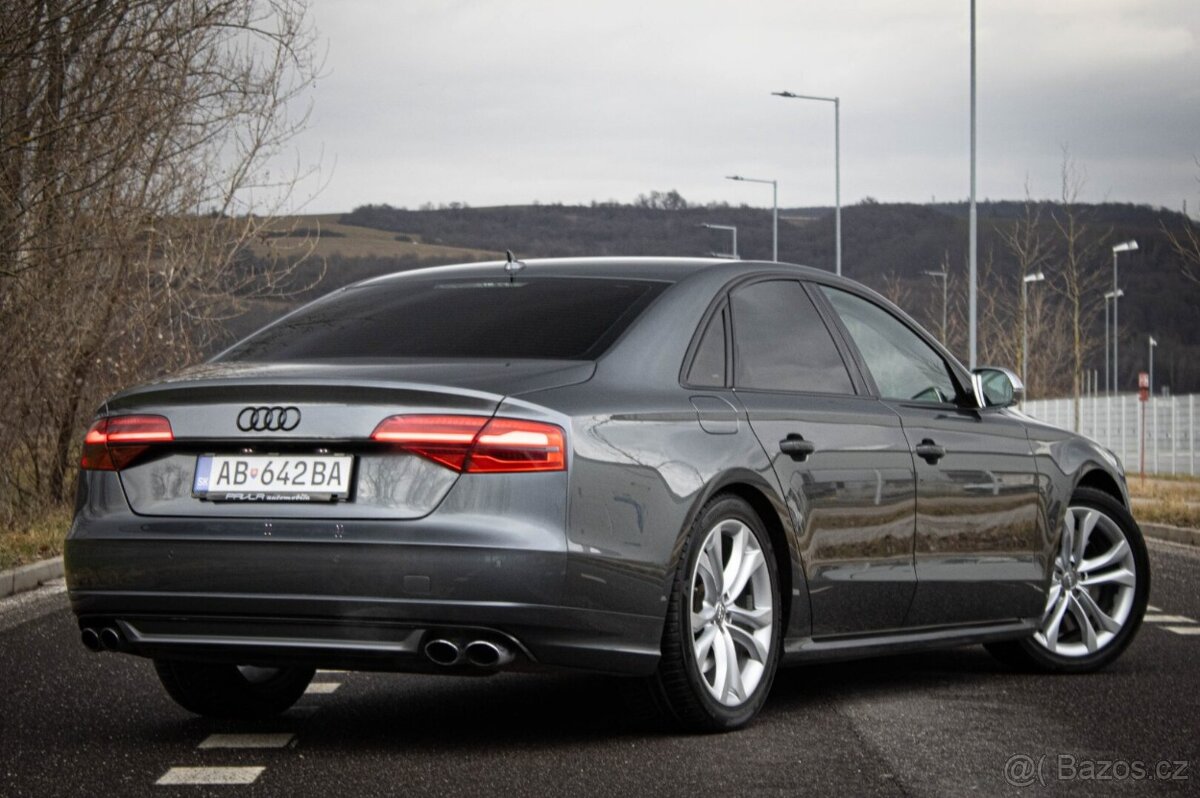 Audi S8 / SVK auto / TOP STAV / - 3