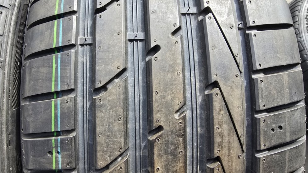 Letní pneu 245/45/17 Hankook - 3