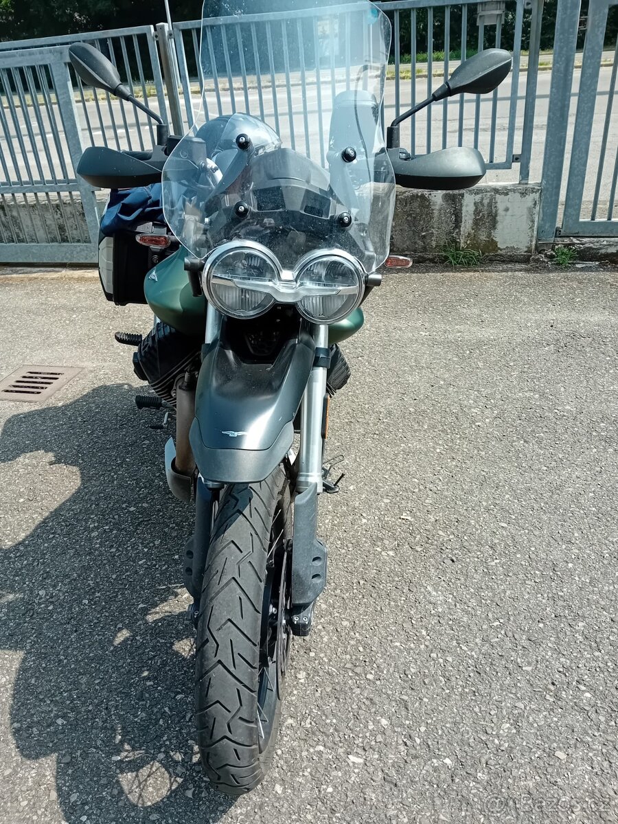 Moto Guzzi V85TT