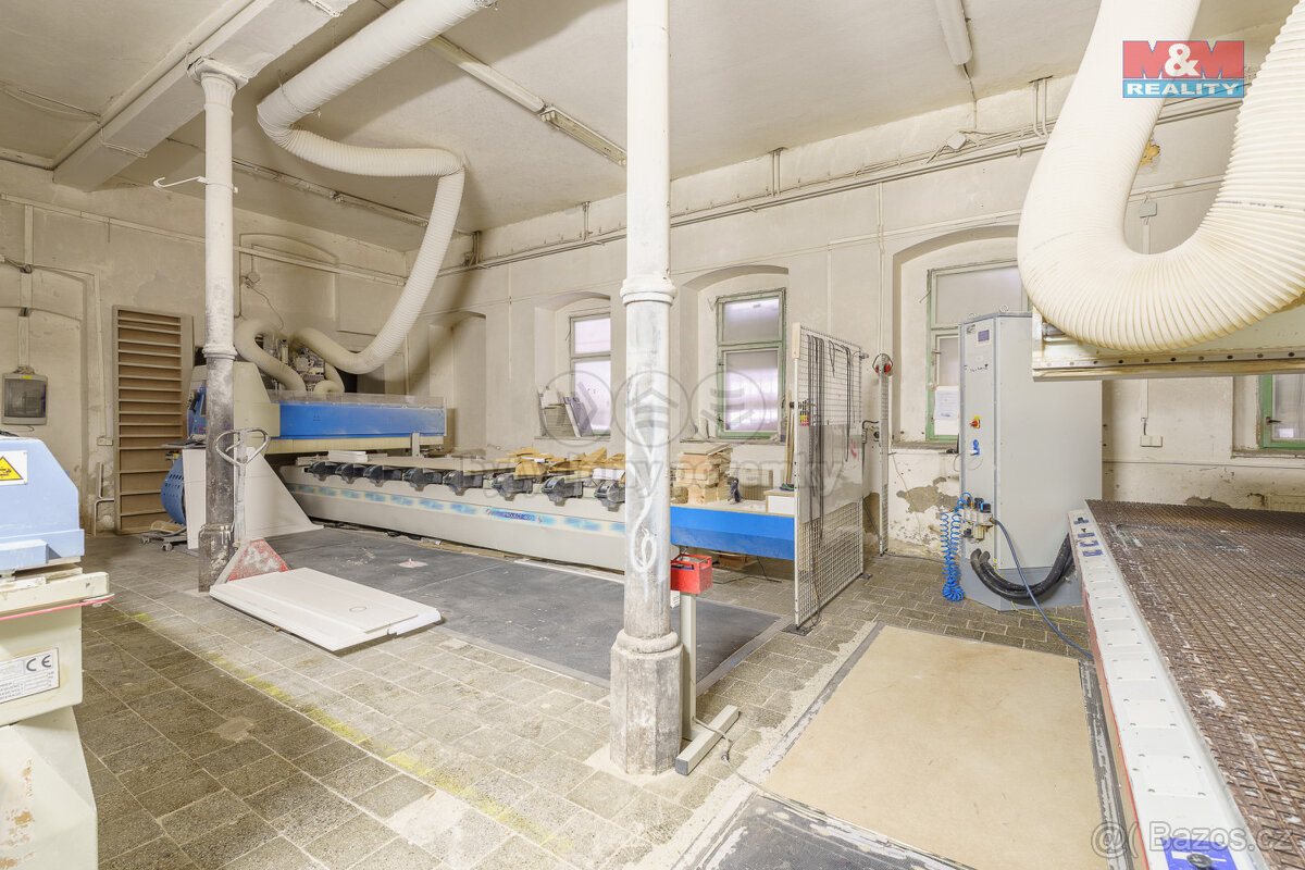Prodej výrobního objektu, 2100 m², K. Vary, ul. Sokolovská - 3