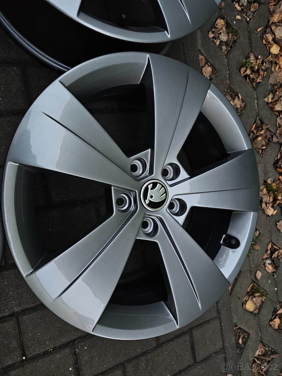 ALU kola disky Škoda 5x112 R17 Superb III Triton - 3
