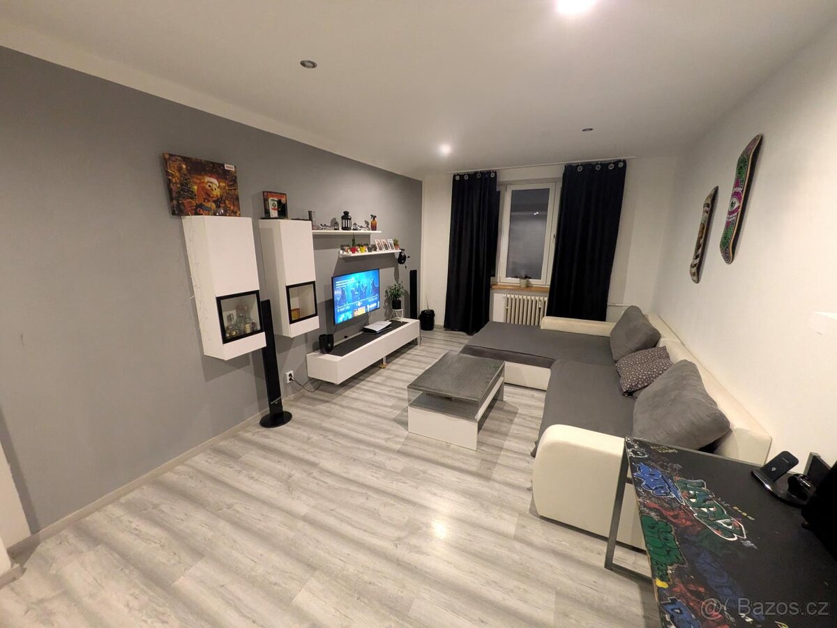 Prodej bytu 2+1 v ulici M. G. Dobnera 2557/5 v Mostě - 3