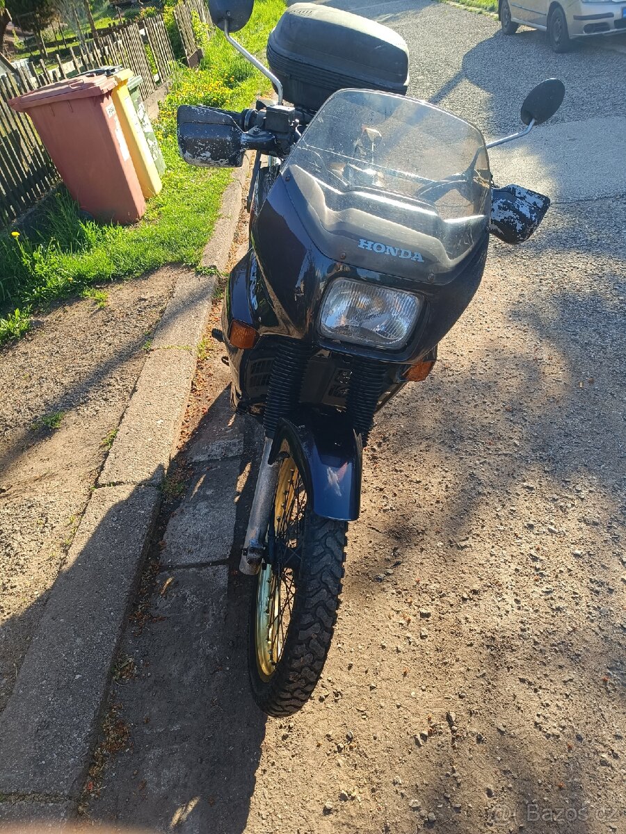 Honda Transalp XL 600V, byla ukradená v noci na 12 srpna - 3