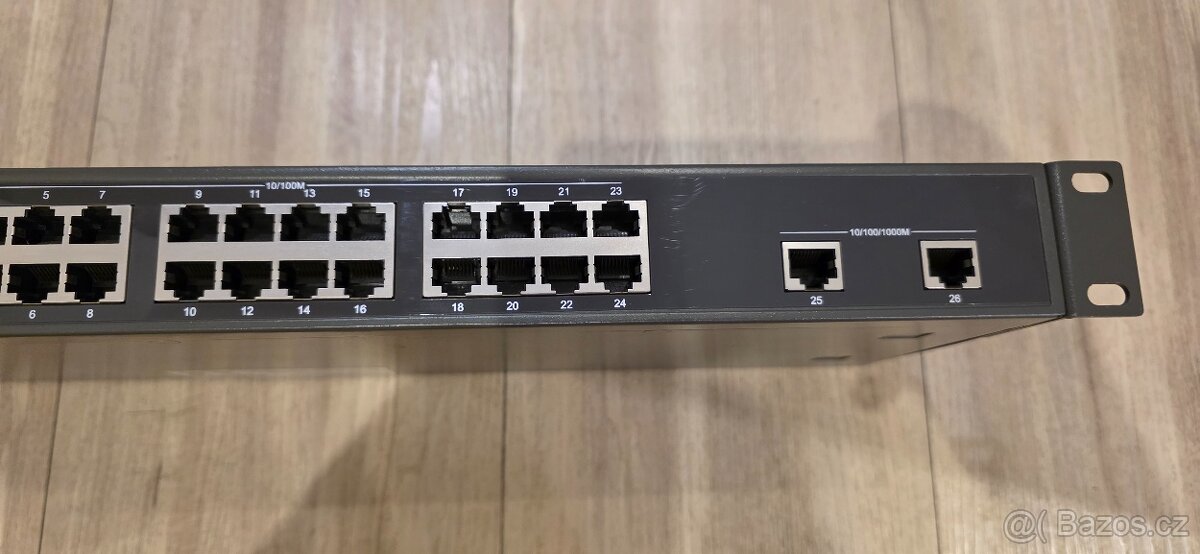 24port Gigabit Switch D-Link DES-1026G - 3