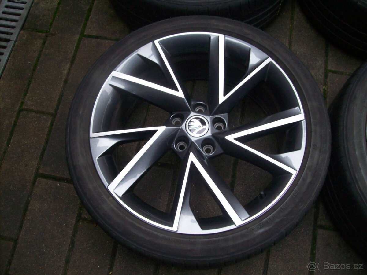 alu Vega Superb 3 Sportline Passat B8 235.40.19 - 3
