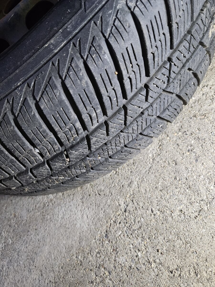 Zimní kola ford 15palců 5x108 - 3