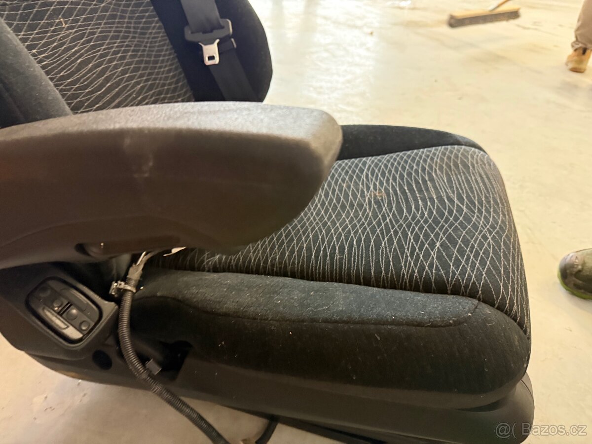 Sedačka Mercedes - 3