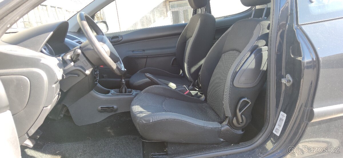 Peugeot 206+ , Rv.2009 1.4i benzín 54kw - 3