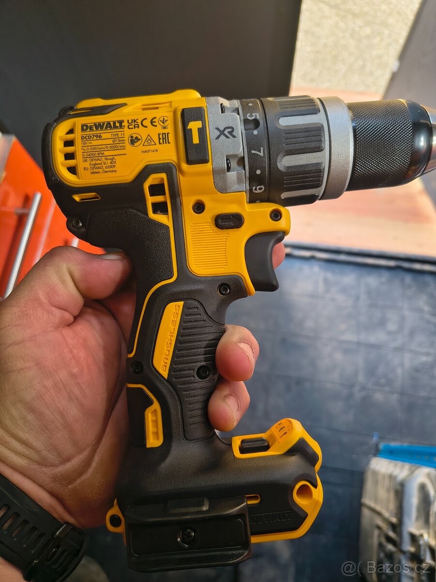 Aku příklepová vrtačka dewalt dcd796 - 3