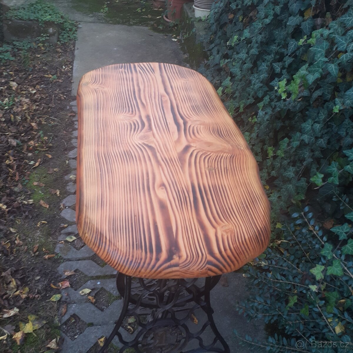 Stolek se šuplíky - 3