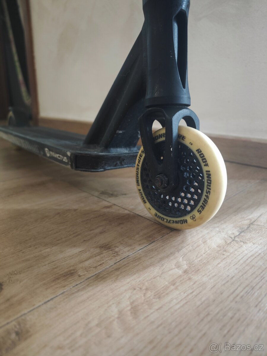 Freestyle Koloběžka Root Invictus 3 černá - 3