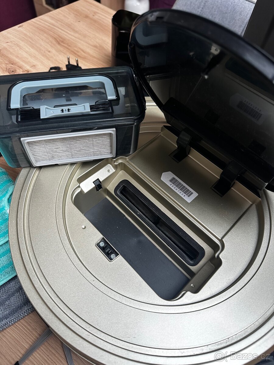 Robotický vysavač iRobot Roomba e5 - 3