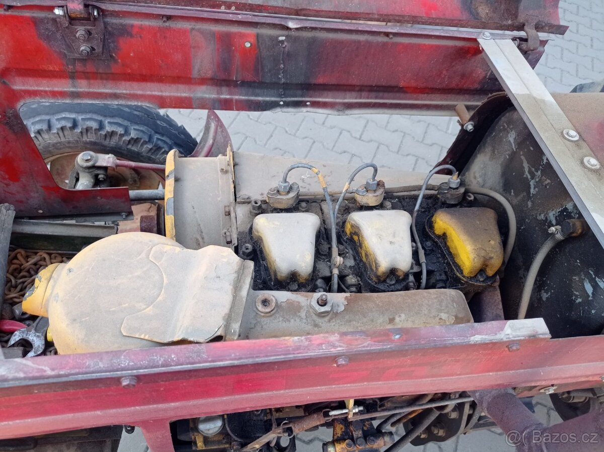 Traktor Eicher + náhradní motor +příslušenství - 3